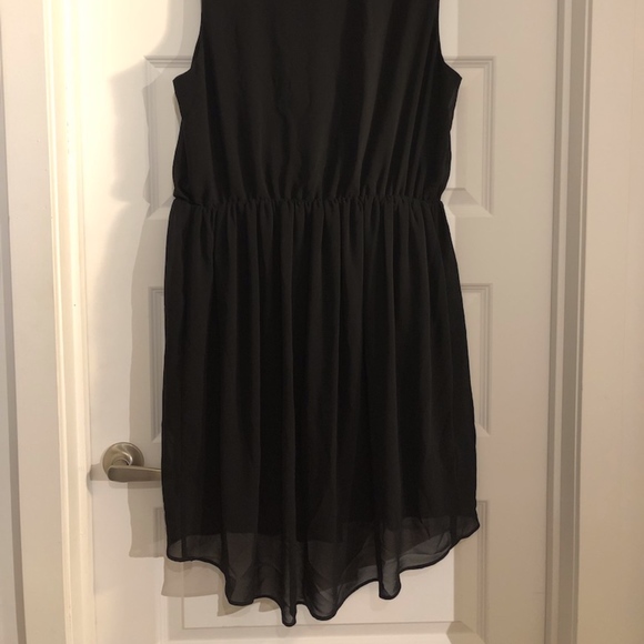 Black sleeveless dress with pockets - Picture 4 of 7